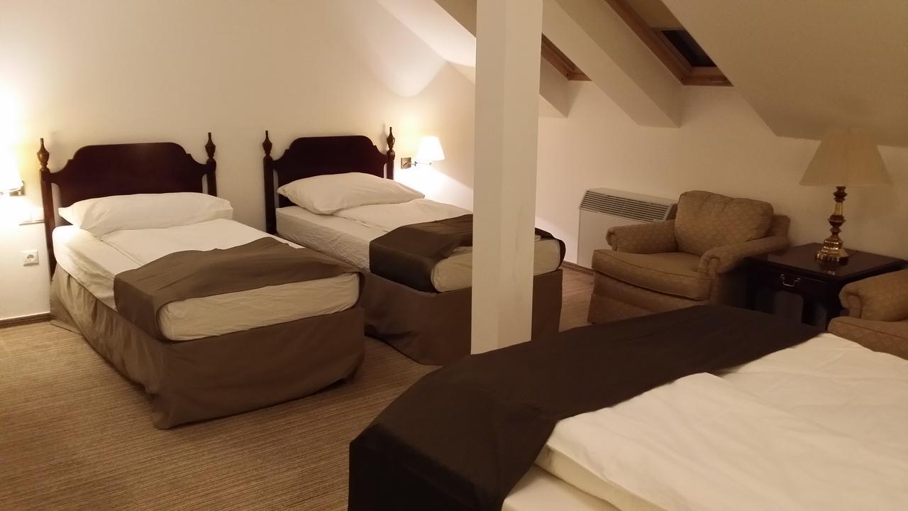 Opera Loft Rooms And Apartments Budapest Bagian luar foto