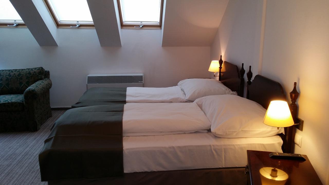 Opera Loft Rooms And Apartments Budapest Bagian luar foto