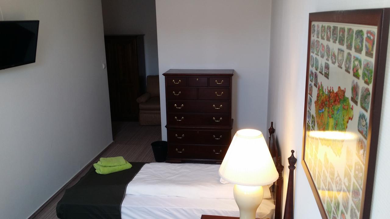 Opera Loft Rooms And Apartments Budapest Bagian luar foto