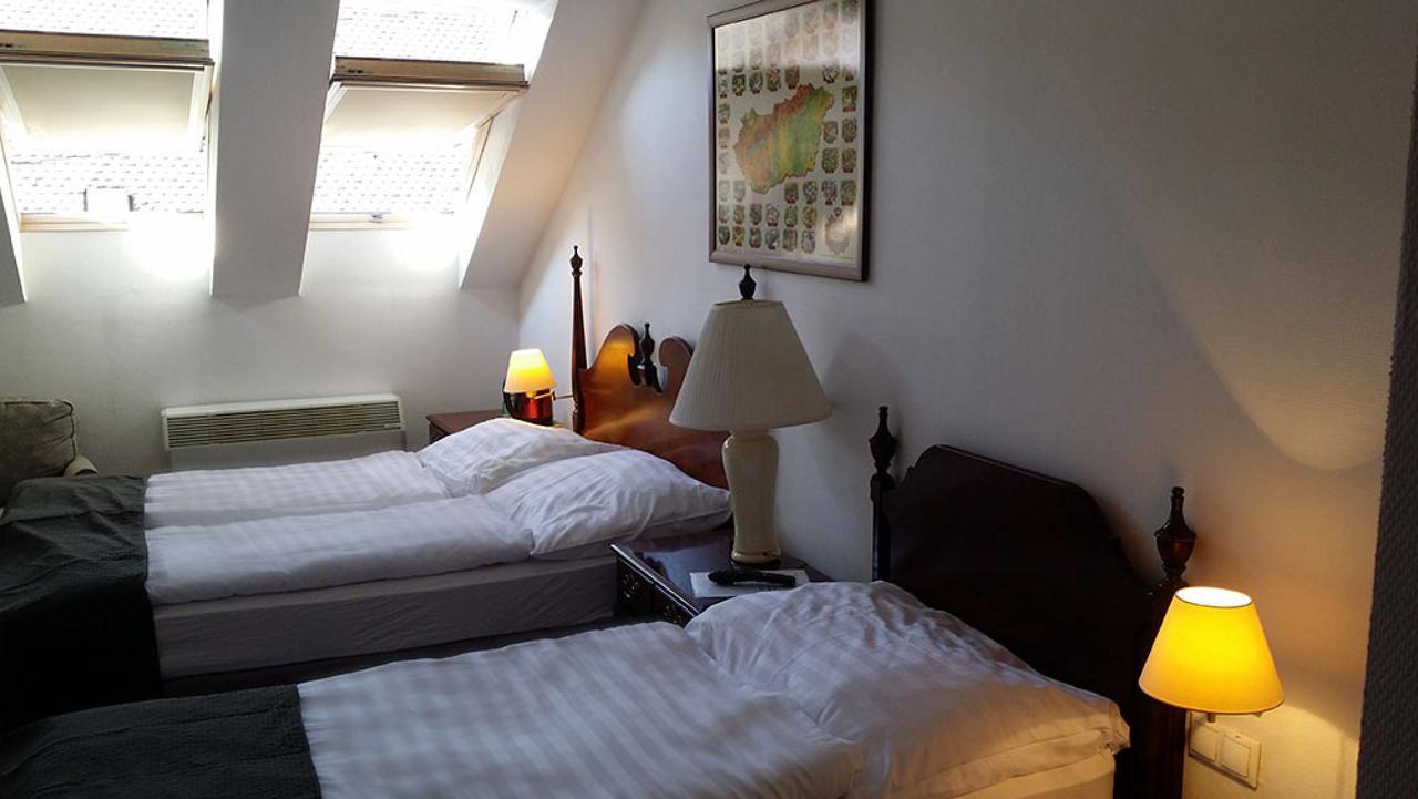 Opera Loft Rooms And Apartments Budapest Bagian luar foto